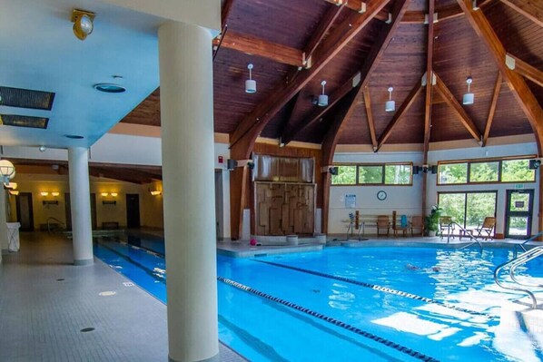 屋内プール、温水プール