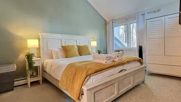 2 bedrooms, desk, iron/ironing board, travel crib