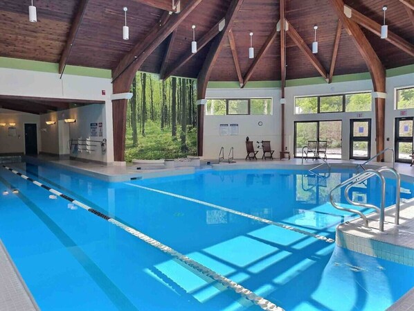 Indendørs pool, opvarmet pool