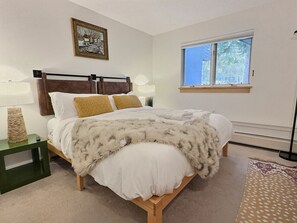 3 bedrooms, desk, iron/ironing board, travel cot