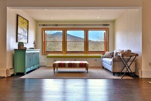 Smart TV, fireplace, ping pong, offices