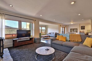 Smart TV, fireplace, ping pong, offices