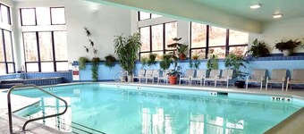 Rockstar - Pool, Tennis, Fireplace, Pickleball