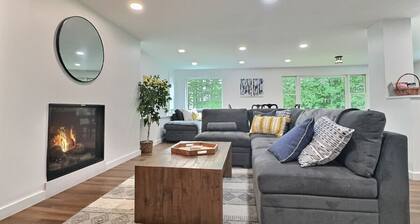 CubsCorner - Pool, Sauna, Gym, Close to Mountain!