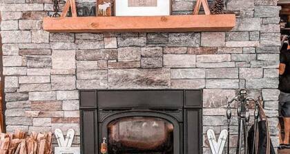 Snowarts- Game room, Fireplace, Close to golf!