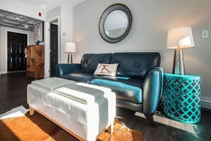 Una Smart TV, una chimenea