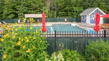 Una piscina cubierta