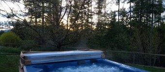 Large Kitchen, Hot tub, Game & Arcade Room