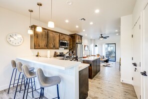 Fridge, microwave, stovetop, dishwasher - Flagstaff Townhome Near Downtown w/ Mountain Views (Flagstaff)