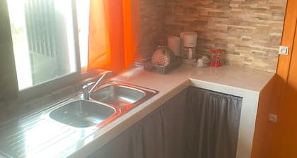 T2 Climatisé Près du Centre Ville de Cayenne Arrêt de bus Université