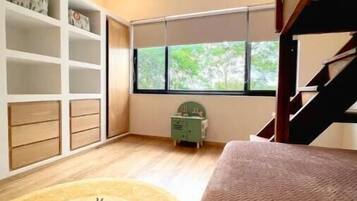 3 Schlafzimmer, Reisekinderbett, kostenloses WLAN, Bettwäsche