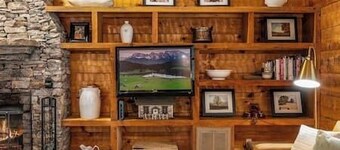 Smoke Rise is a remodeled modern cabin near it all