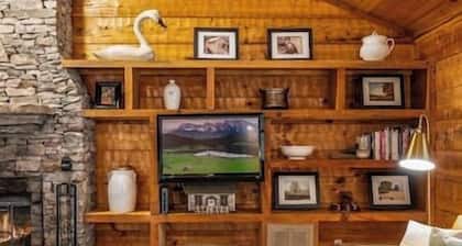 Smoke Rise is a remodeled modern cabin near it all
