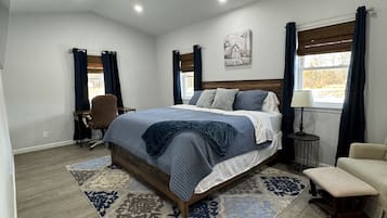 3 chambres, bureau, fer et planche à repasser, lit parapluie