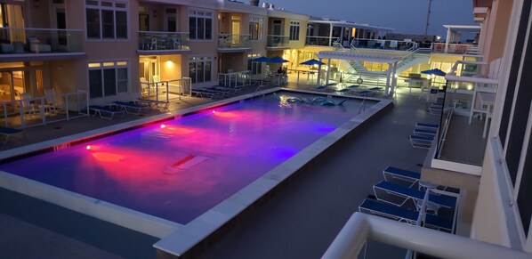 Innenpool, Außenpool