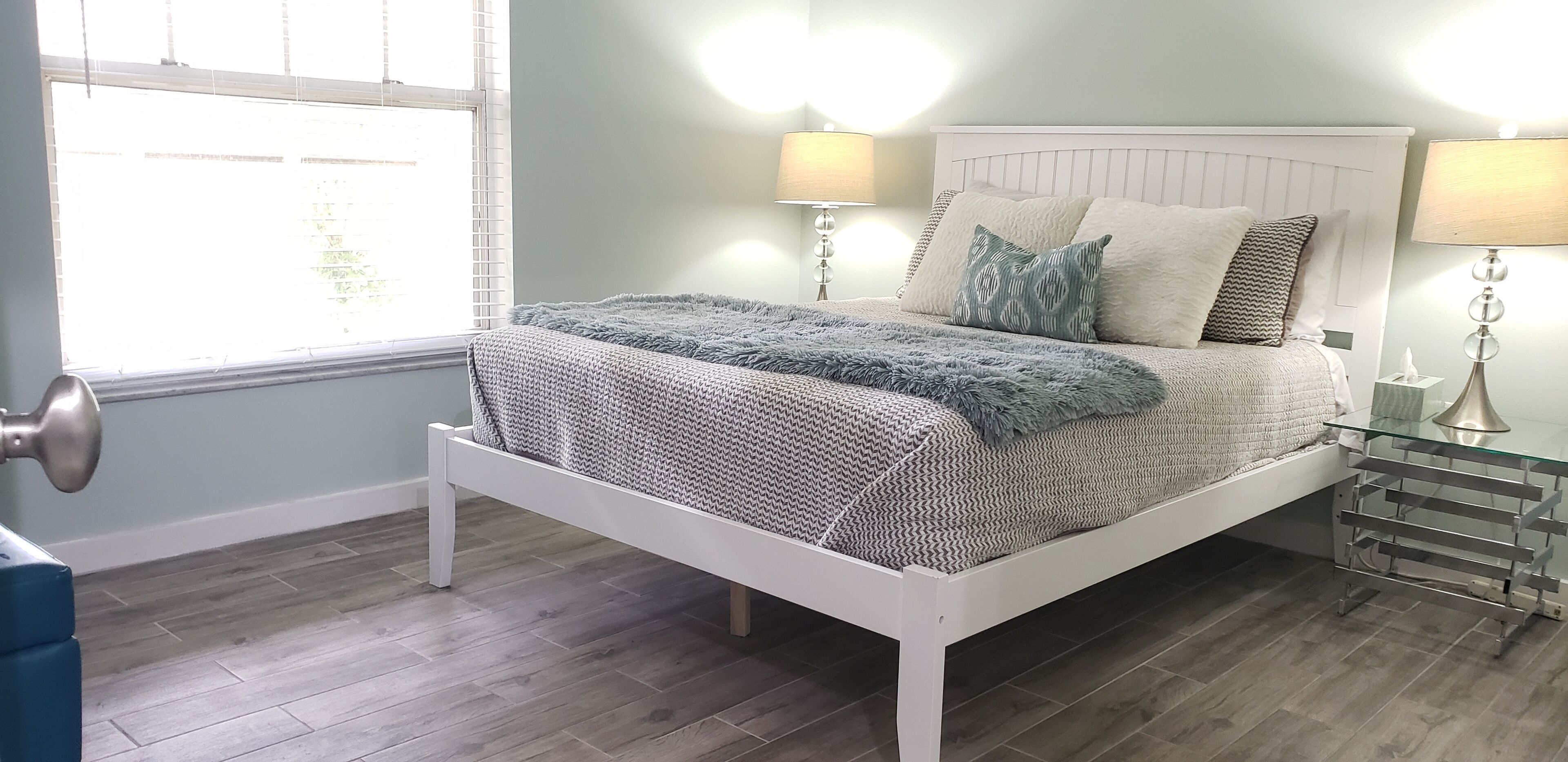 2 bedrooms, in-room safe, iron/ironing board, free WiFi