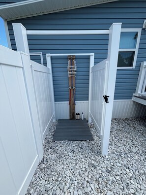 Property grounds - Island Getaway - Monthly Rental - 3 Queen Beds (Bokeelia)