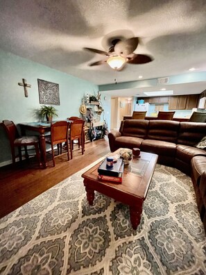 Smart TV, videojuegos, reproductor de DVD