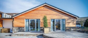 Suite 10 - Sleeping Giant Hotel - Pen Y Cae Inn