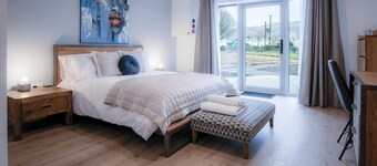 Suite 6 - Sleeping Giant Hotel - Pen Y Cae Inn