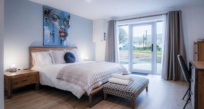 Suite 6 - Sleeping Giant Hotel - Pen Y Cae Inn