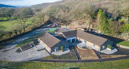 Suite 4 - Sleeping Giant Hotel - Pen Y Cae Inn