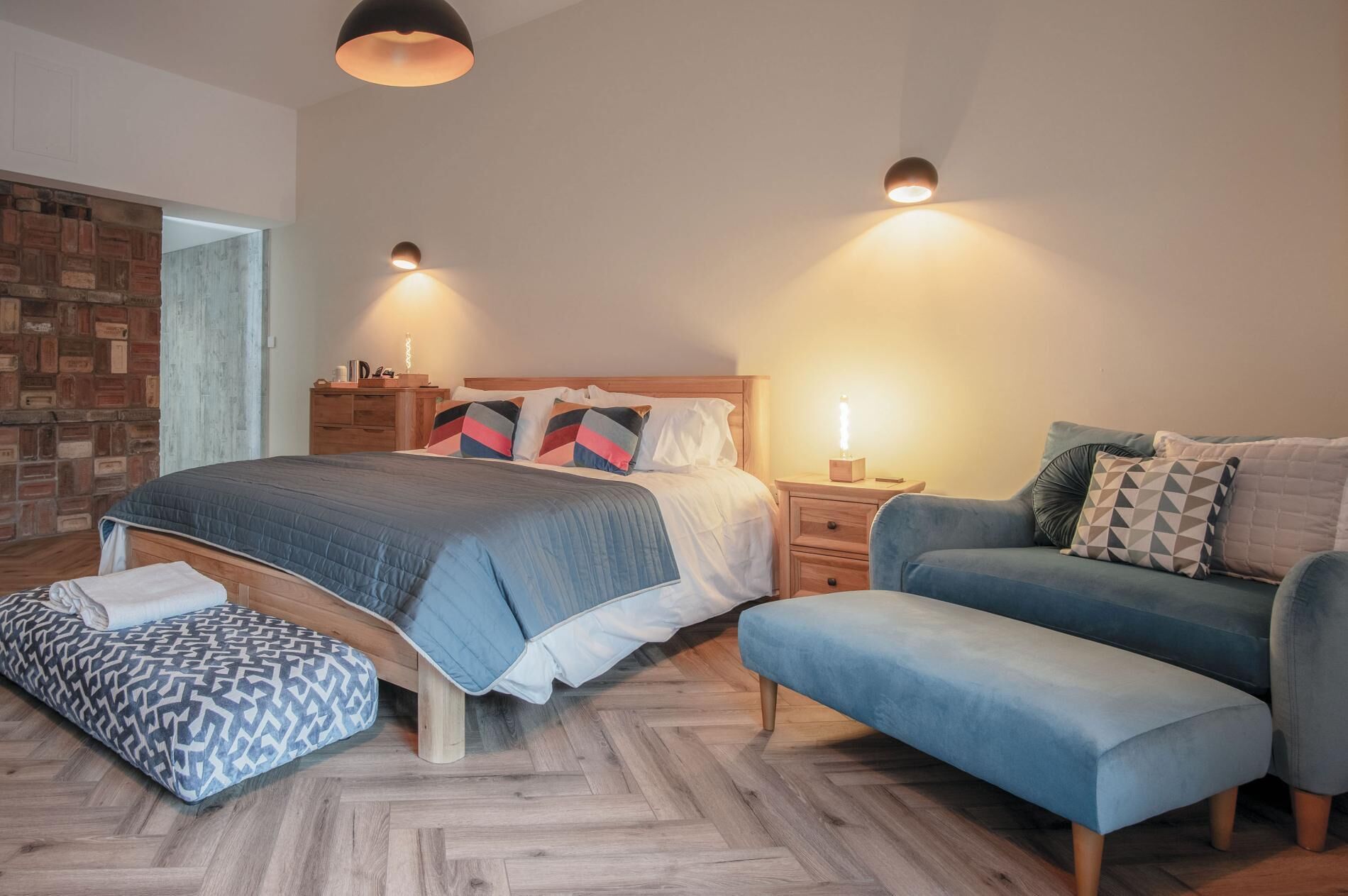 Bureau, Wi-Fi, draps fournis