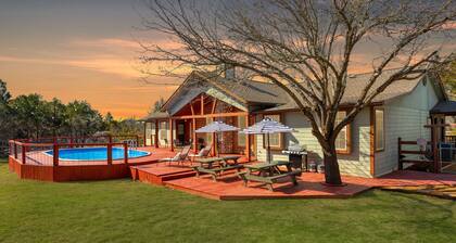 Fitzhugh Lodge | Hill Country Retreat | Pool, Gameroom, Pickleball & More