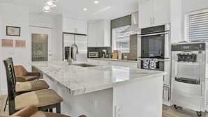 Unclassified image, 3 of 21, button - Modern 3BR Pool Home – Heated Pool, Soft-Serve, Pet-Friendly, Sleeps 8 (Oakland Park)