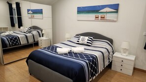 5 bedrooms, desk, iron/ironing board, travel cot