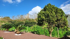 Property grounds - Upscale Villa with 5 bedrooms and 4 bathrooms.
(Ginetes)