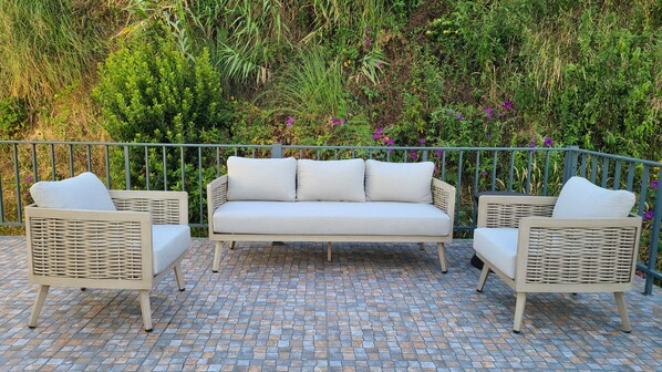 Terrace/patio - Upscale Villa with 5 bedrooms and 4 bathrooms.
(Ginetes)