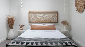 2 Schlafzimmer, Schreibtisch, Bügeleisen/Bügelbrett, Reisekinderbett