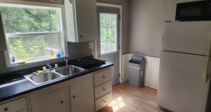 Highway 20 Lodge--Quiet, Cozy, renovated two bedroom house that sleeps 6-7