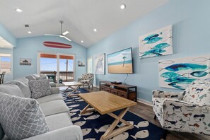 Smart TV - Sea Krewe~Beachfront~Sleeps 10~Updated (Dauphin Island)