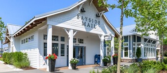 Bayside Resort - 5 Bdrm/3.5 Bath w Backyard Pond - Pools Kayaks Beach Golf