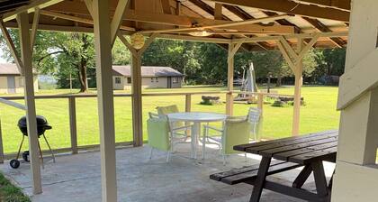Cozy 2 bedroom cabin on Bull Shoals Lake