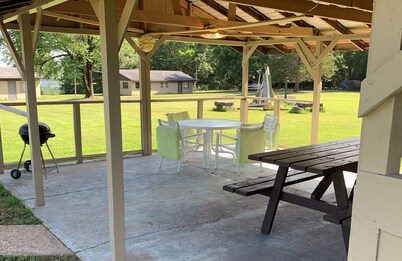 Cozy 2 bedroom cabin on Bull Shoals Lake