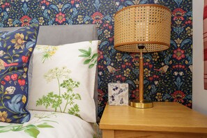 Interior detail - Blue Sparrow House (Portsmouth)