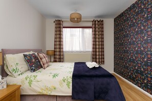 Maison Ville | 4 chambres, bureau, rideaux d’obscurcissement, fer et planche à repasser