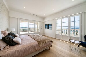 15 slaapkamers, een strijkplank/strijkijzer, wifi, beddengoed