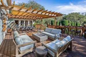 Outdoor dining - Sophisticated 4Br/4Ba Estate w/ Pool (Sonoma)