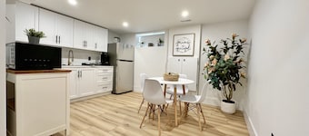 Modern, Bright, Spacious 2 Bedroom Guest Suite - Entire Separate Basement