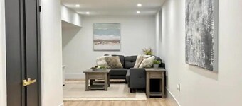 Modern, Bright, Spacious 2 Bedroom Guest Suite - Entire Separate Basement 