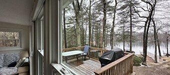Remodeled Cottage retreat on the Lake, close to Boston but nestled in the woods