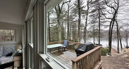 Remodeled Cottage retreat on the Lake, close to Boston but nestled in the woods