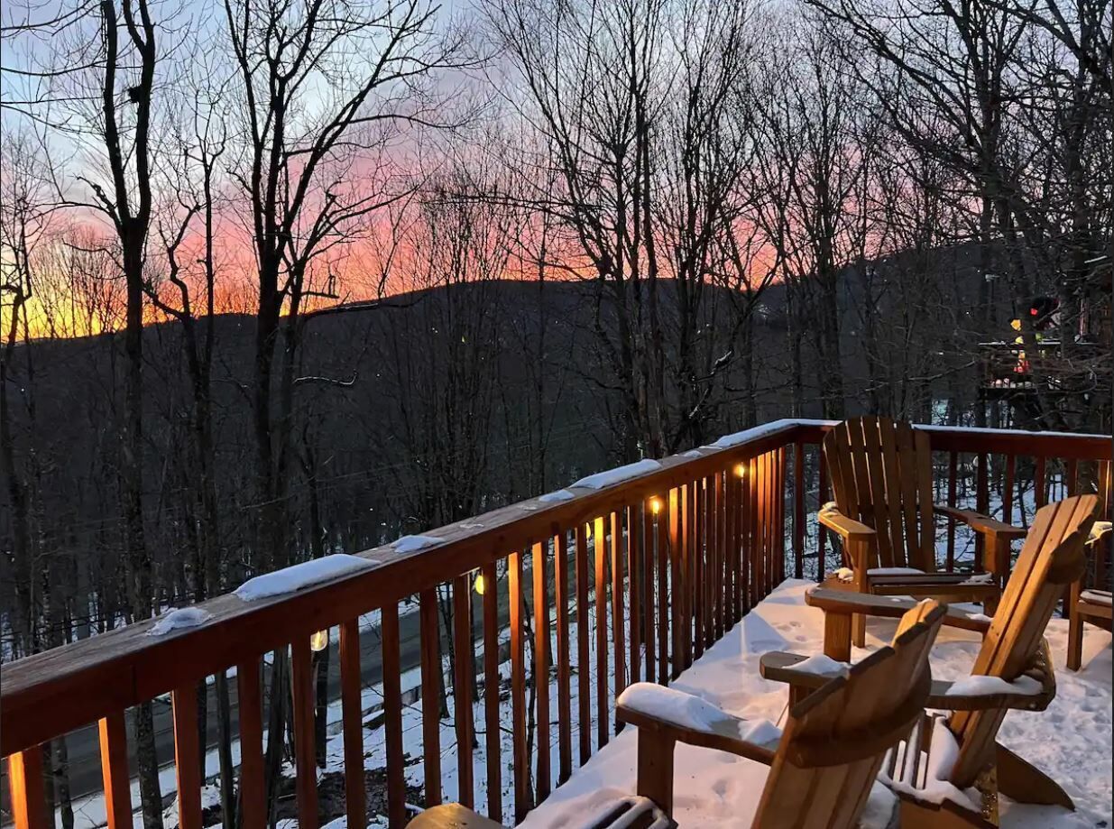 Walk to Slopes~Game Room~In-Law Suite~2 Kitchens