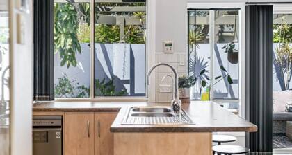 Entire House 3BR 2BTH I 2 Courtyards I Wifi