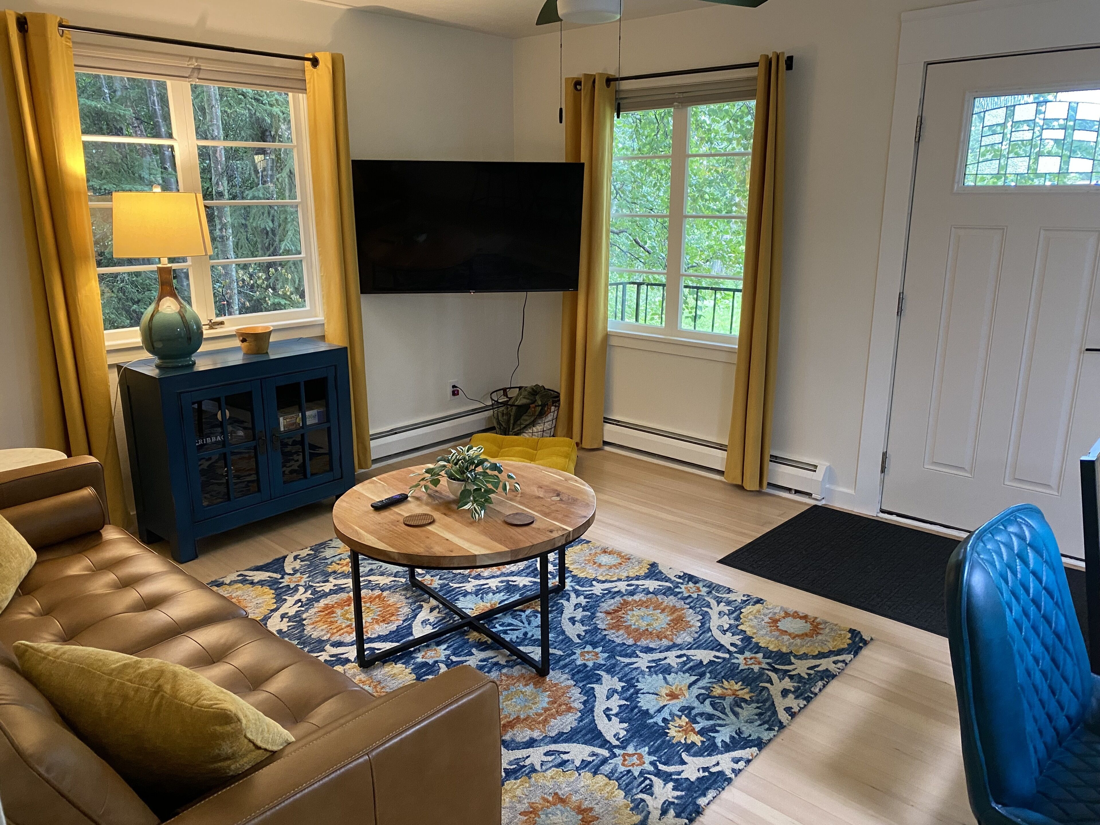 Remodeled 1 bed apt near airport in quiet neighborhood, unit 2