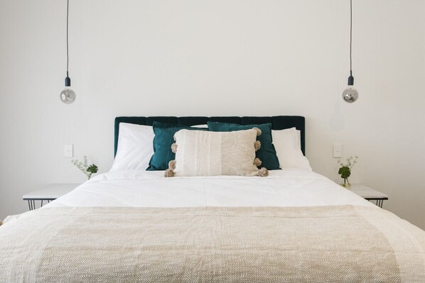 5 bedrooms, desk, iron/ironing board, travel cot